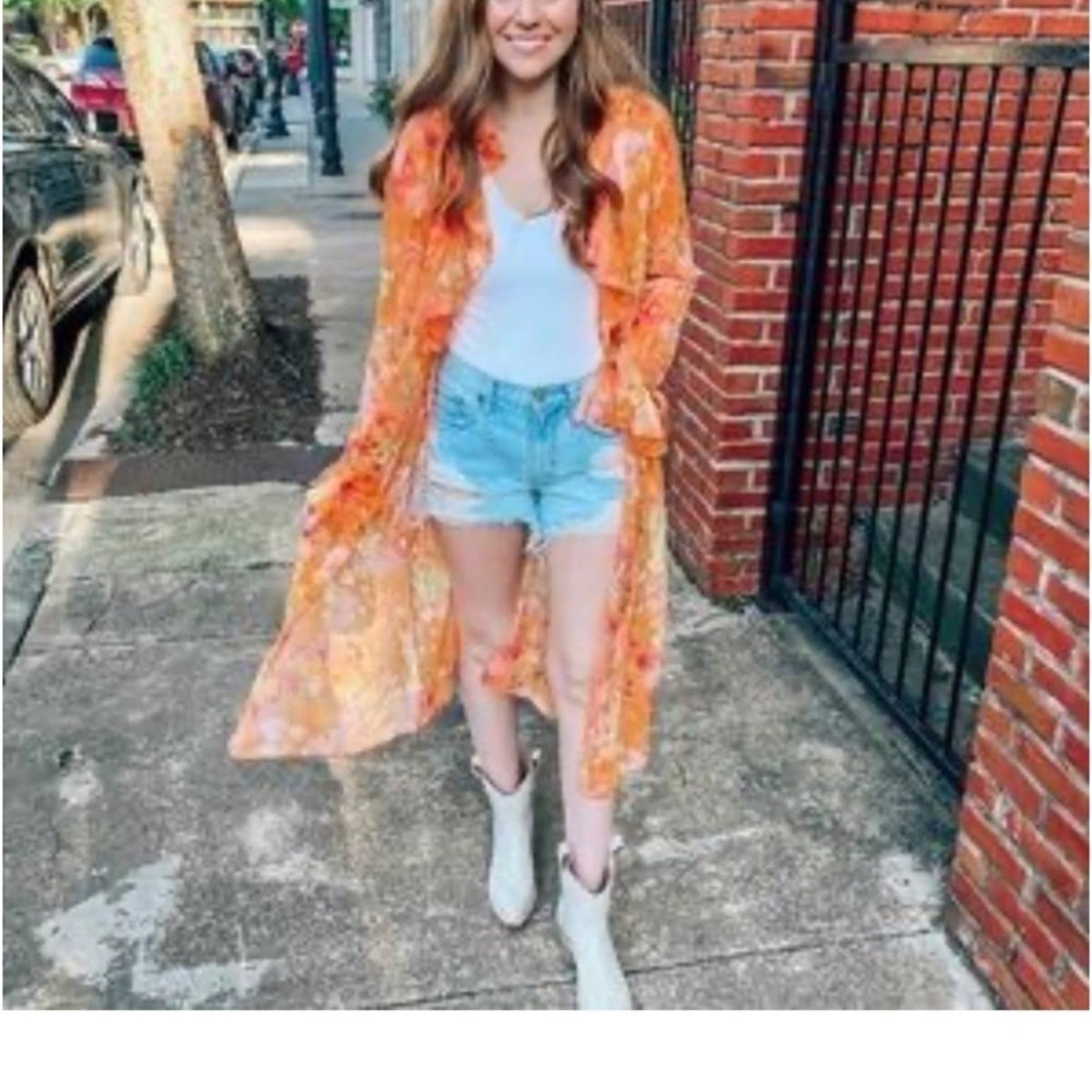 Women's Ruffle Duster Jacket - Wild
Fable Orange Floral - Picture 6 of 10